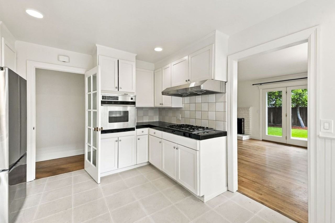 3223 Bryant St - Photo 6 of 16