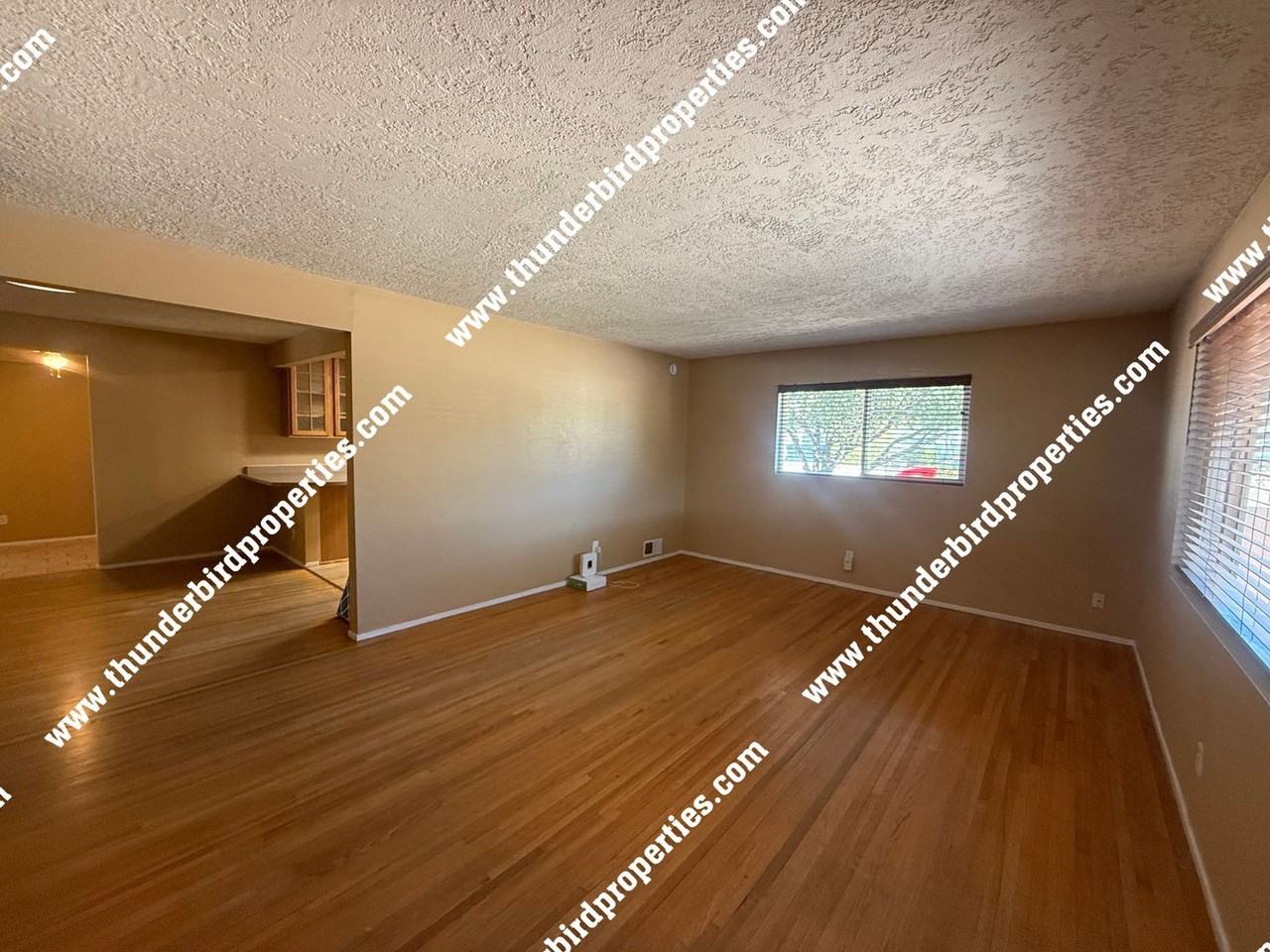 5709 Arvilla Ave Ne - Photo 5 of 22