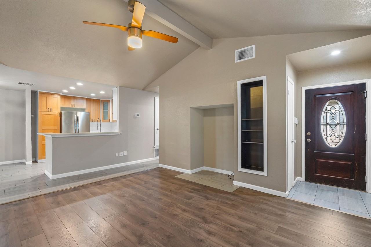 1131 Byers Ln - Photo 3 of 24