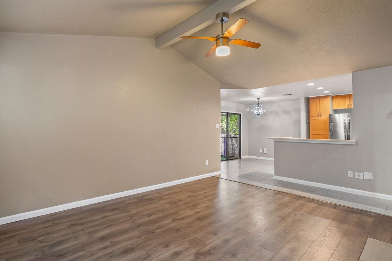 1131 Byers Ln - Photo 5 of 24