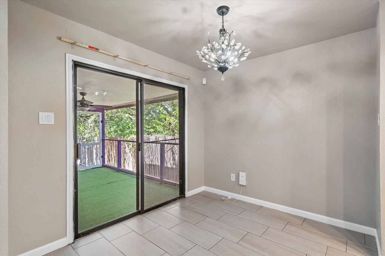 1131 Byers Ln - Photo 6 of 24