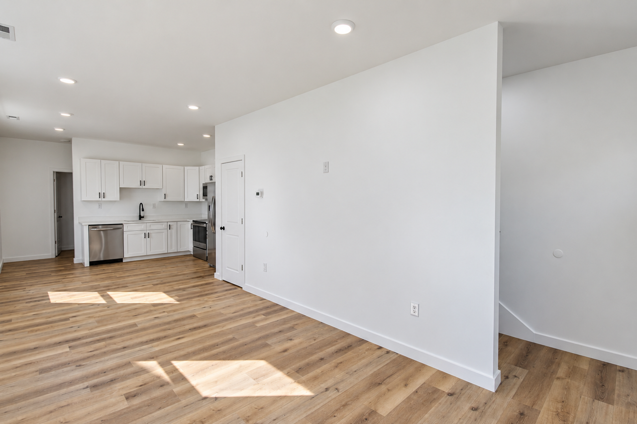 132 Stone Dr - Photo 3 of 20