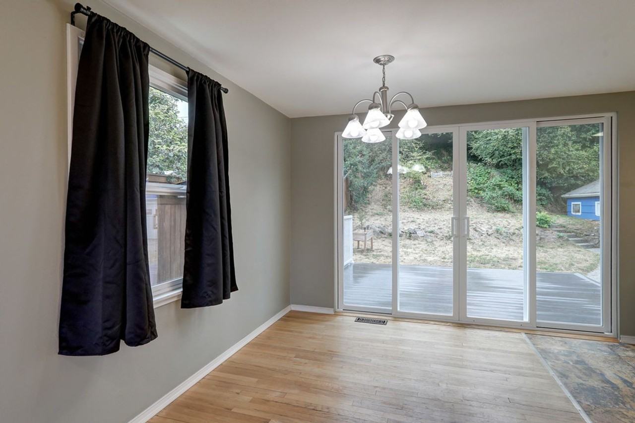 3244 46th Ave Sw - Photo 4 of 16