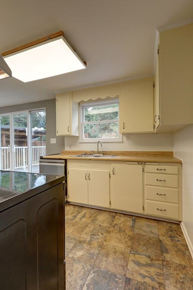 3244 46th Ave Sw - Photo 6 of 16