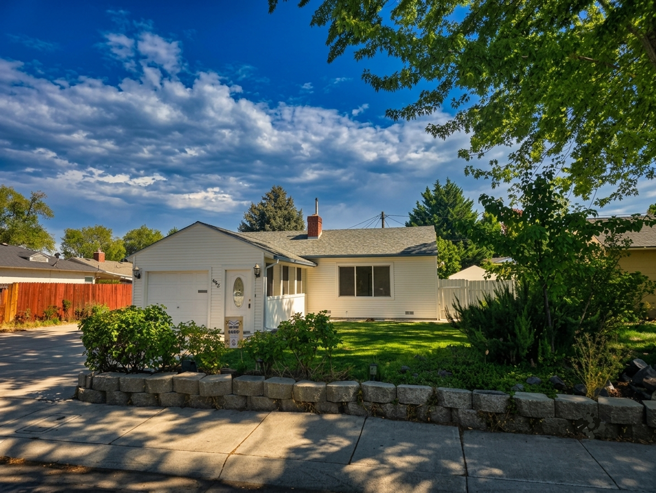 652 Arbutus St - Photo 2 of 17