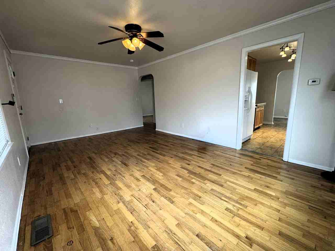 8323 S I St - Photo 6 of 27