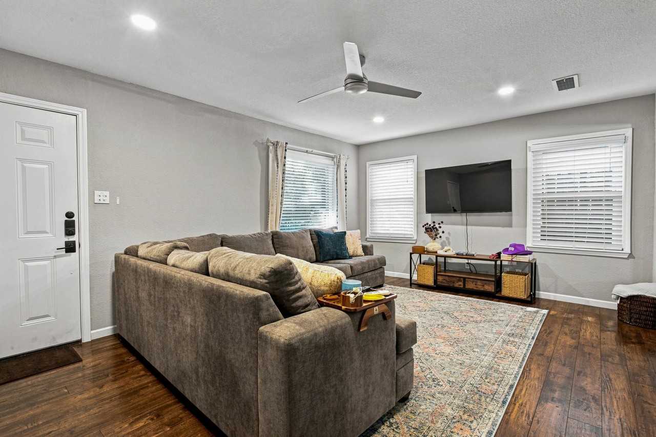 3619 Kell St - Photo 6 of 28