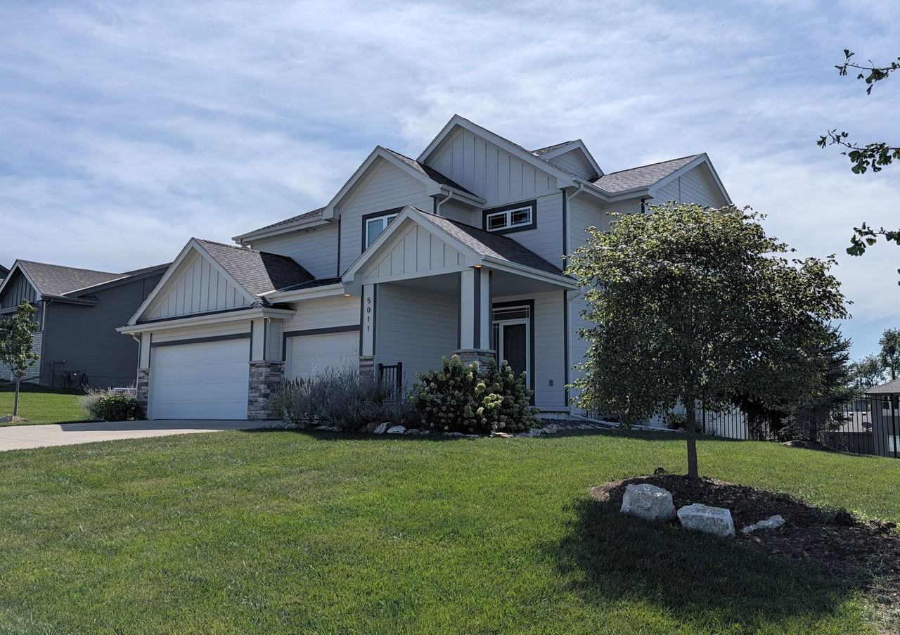 5011 Clearwater Dr - Photo 2 of 50