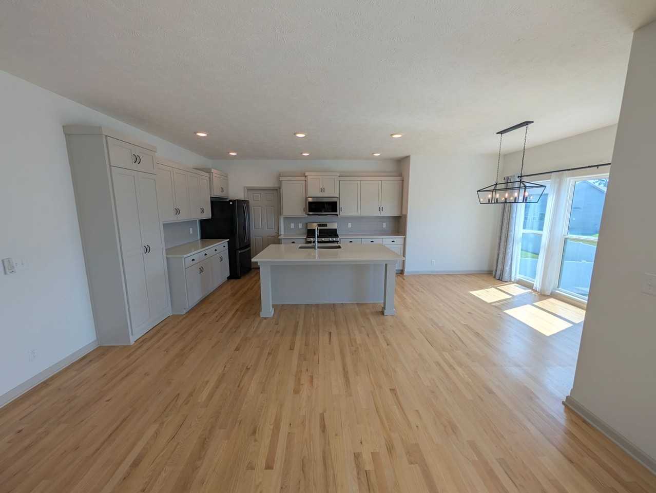 5011 Clearwater Dr - Photo 7 of 50