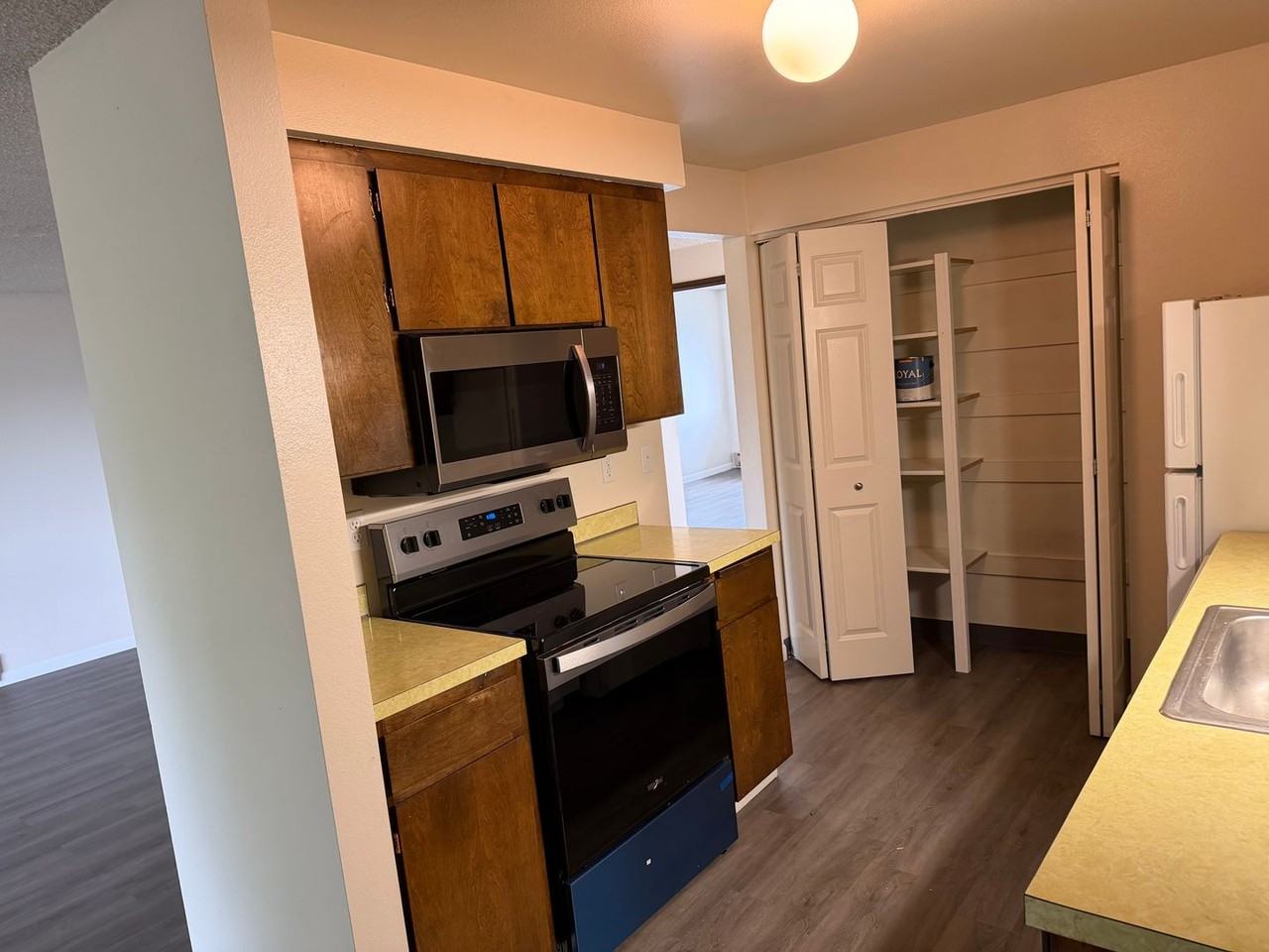 210 N 15th St - Photo 4 of 12