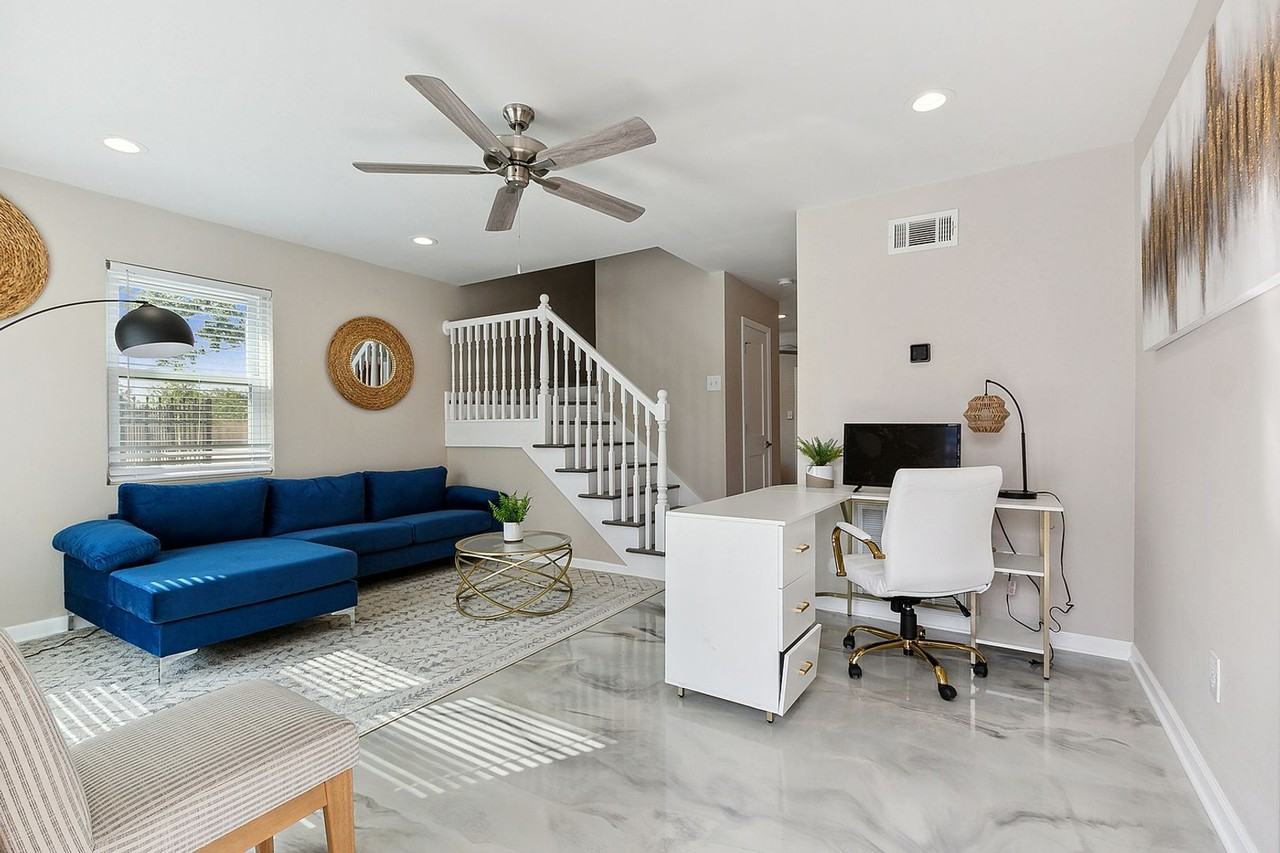 417 Sugar Pine St Apt B - Photo 3 of 13