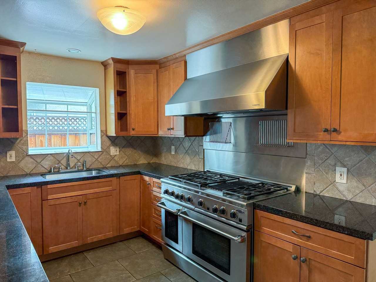 1608 Ronald Ct - Photo 2 of 15