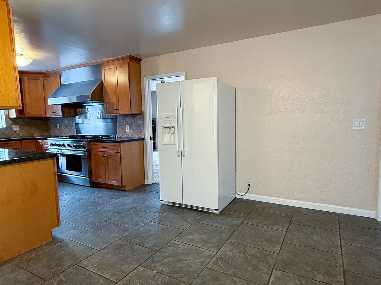 1608 Ronald Ct - Photo 4 of 15