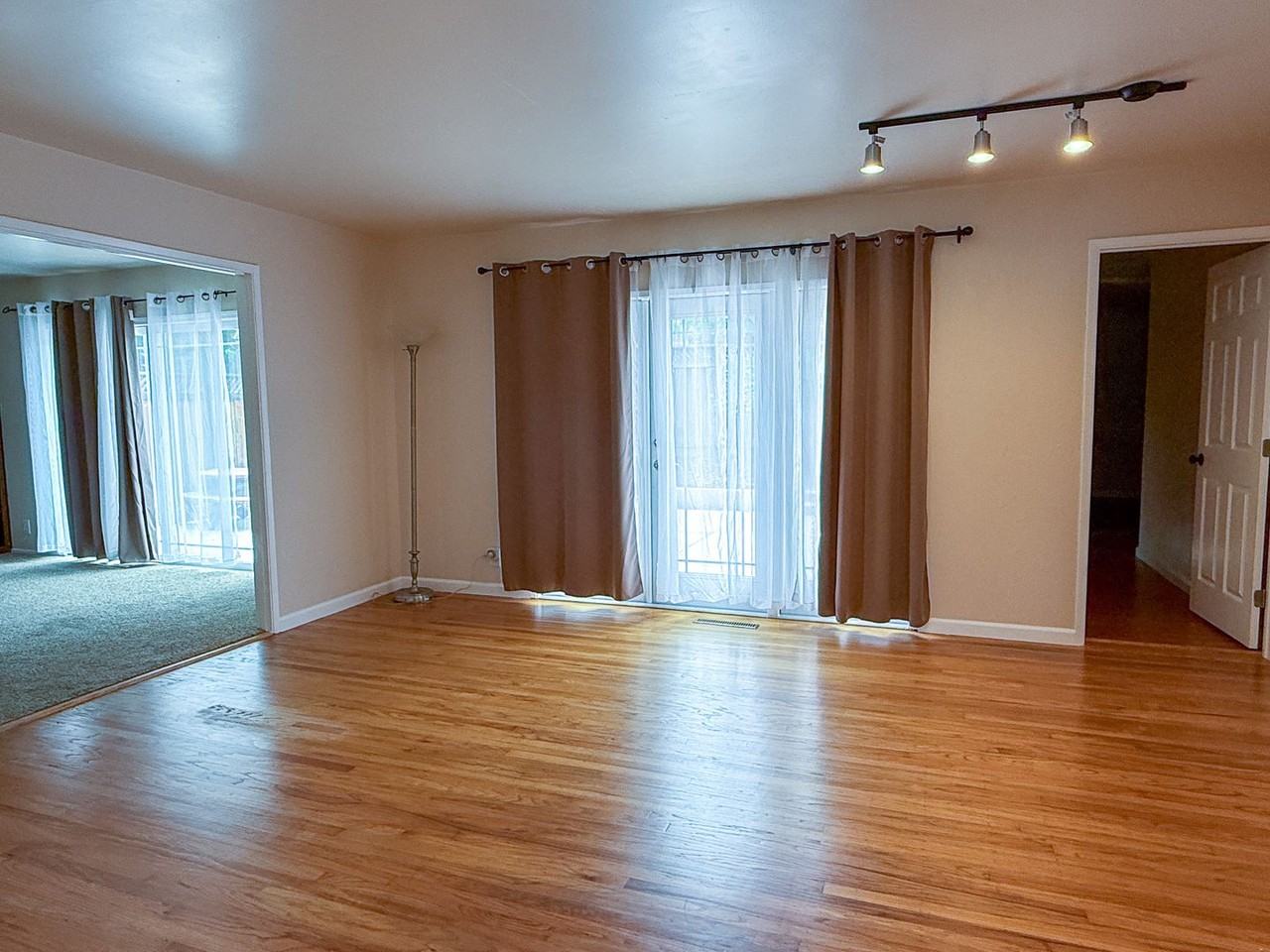 1608 Ronald Ct - Photo 6 of 15