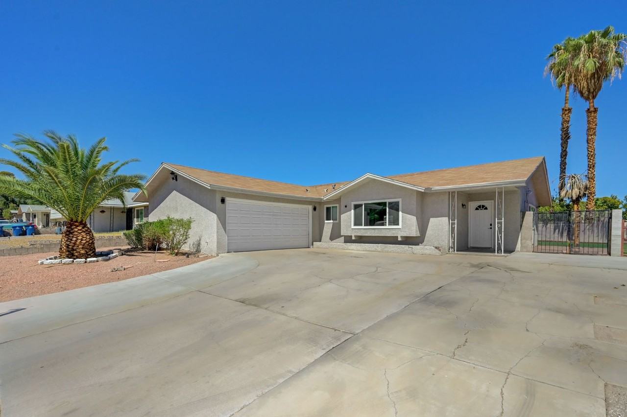 4382 Del Santos Dr - Photo 2 of 14