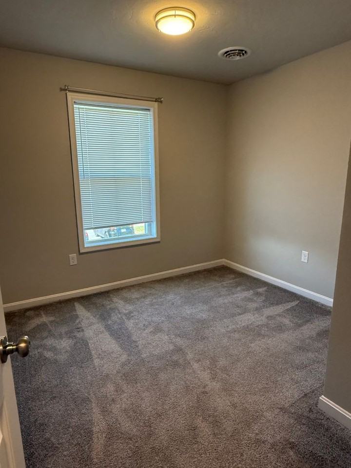 650 650 North College St Carlisle PA - Photo 5 of 10