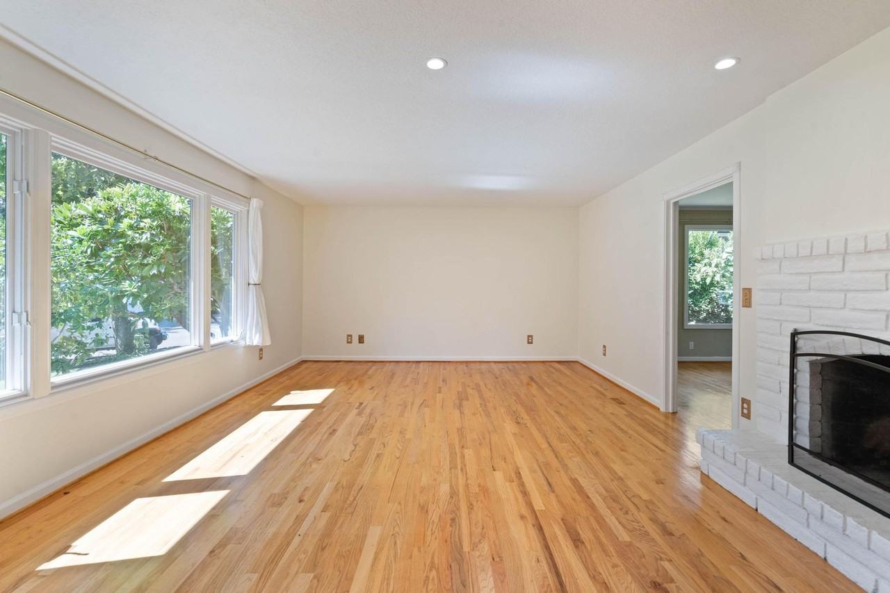 13745 Cameo Ct - Photo 5 of 50