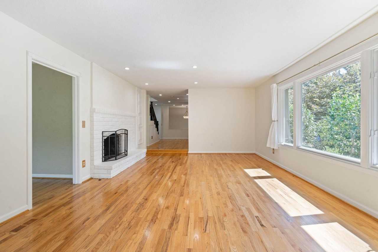 13745 Cameo Ct - Photo 6 of 50