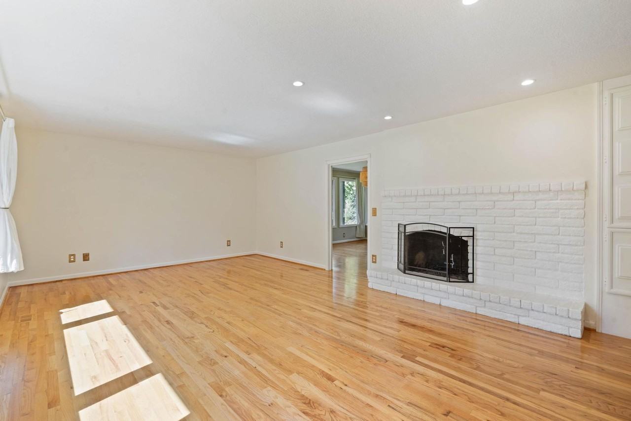 13745 Cameo Ct - Photo 7 of 50
