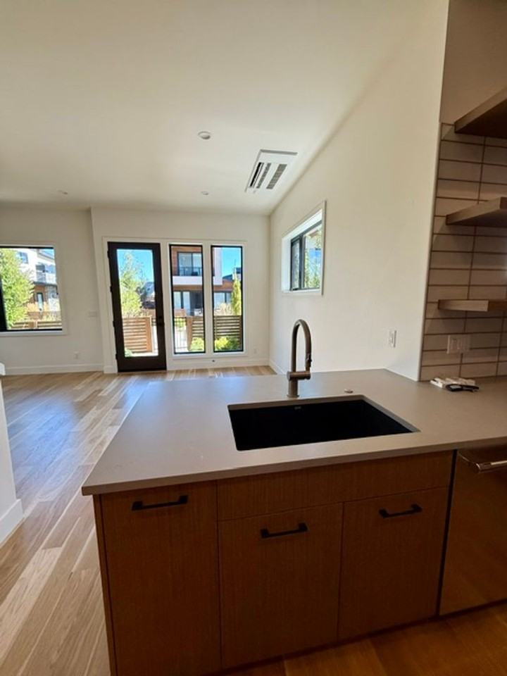 3336 Nw Celilo Ln #1 - Photo 4 of 48