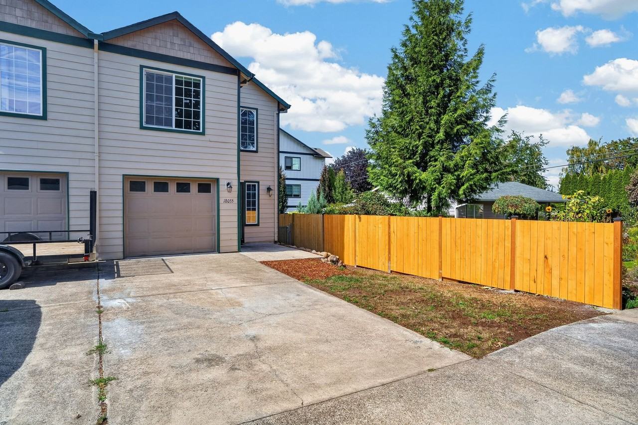 18055 Bluff Rd - Photo 2 of 20