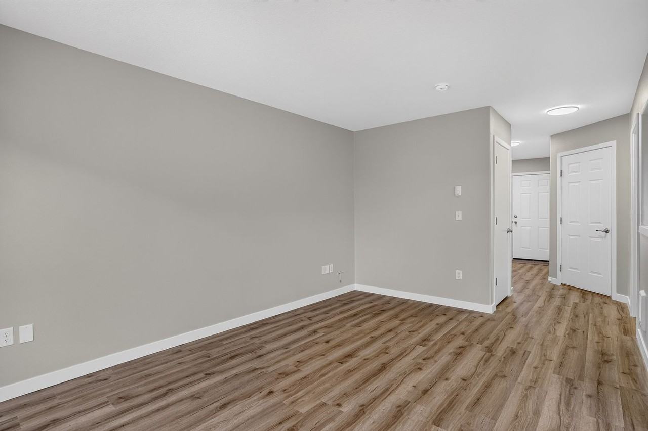 18055 Bluff Rd - Photo 6 of 20