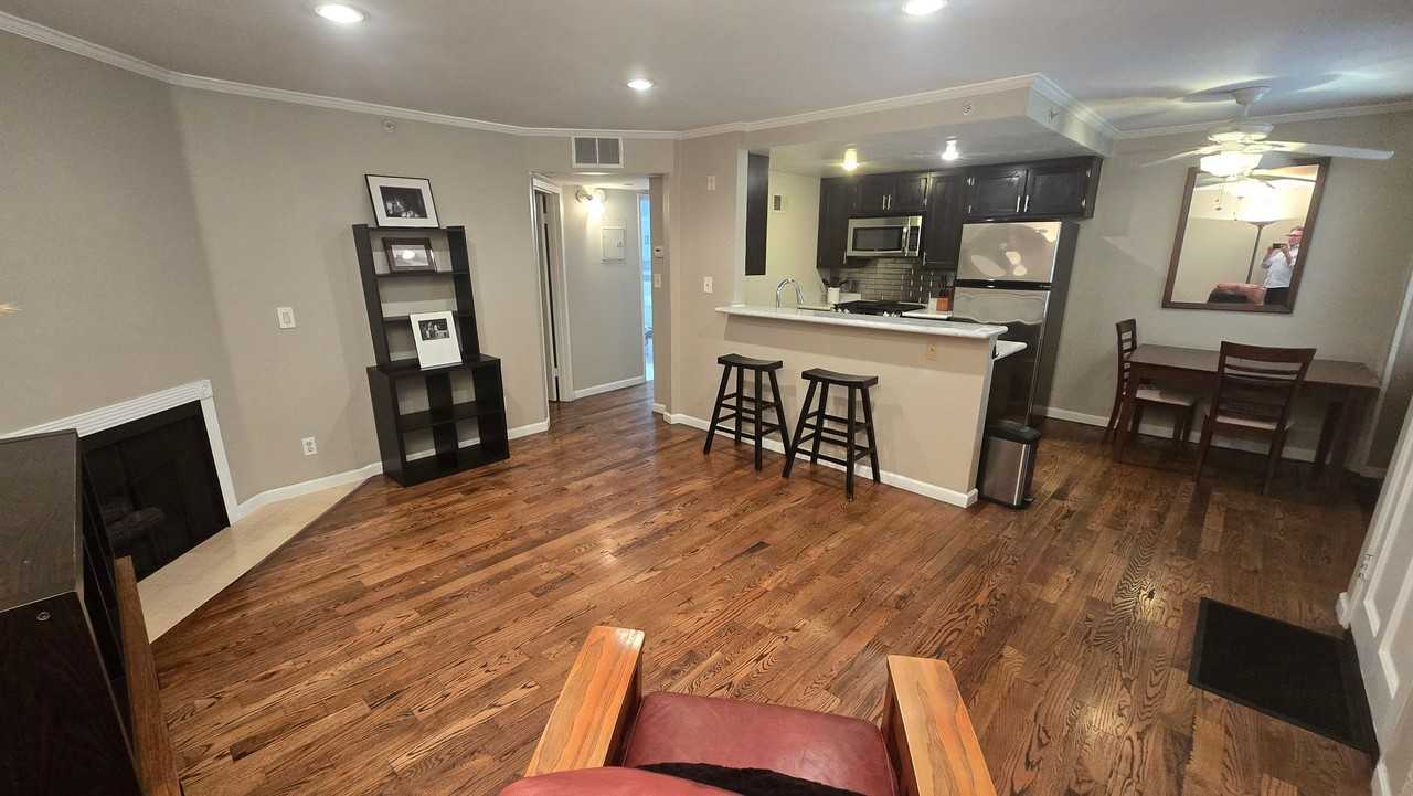 1116 E Palmer Ave #7 - Photo 4 of 21