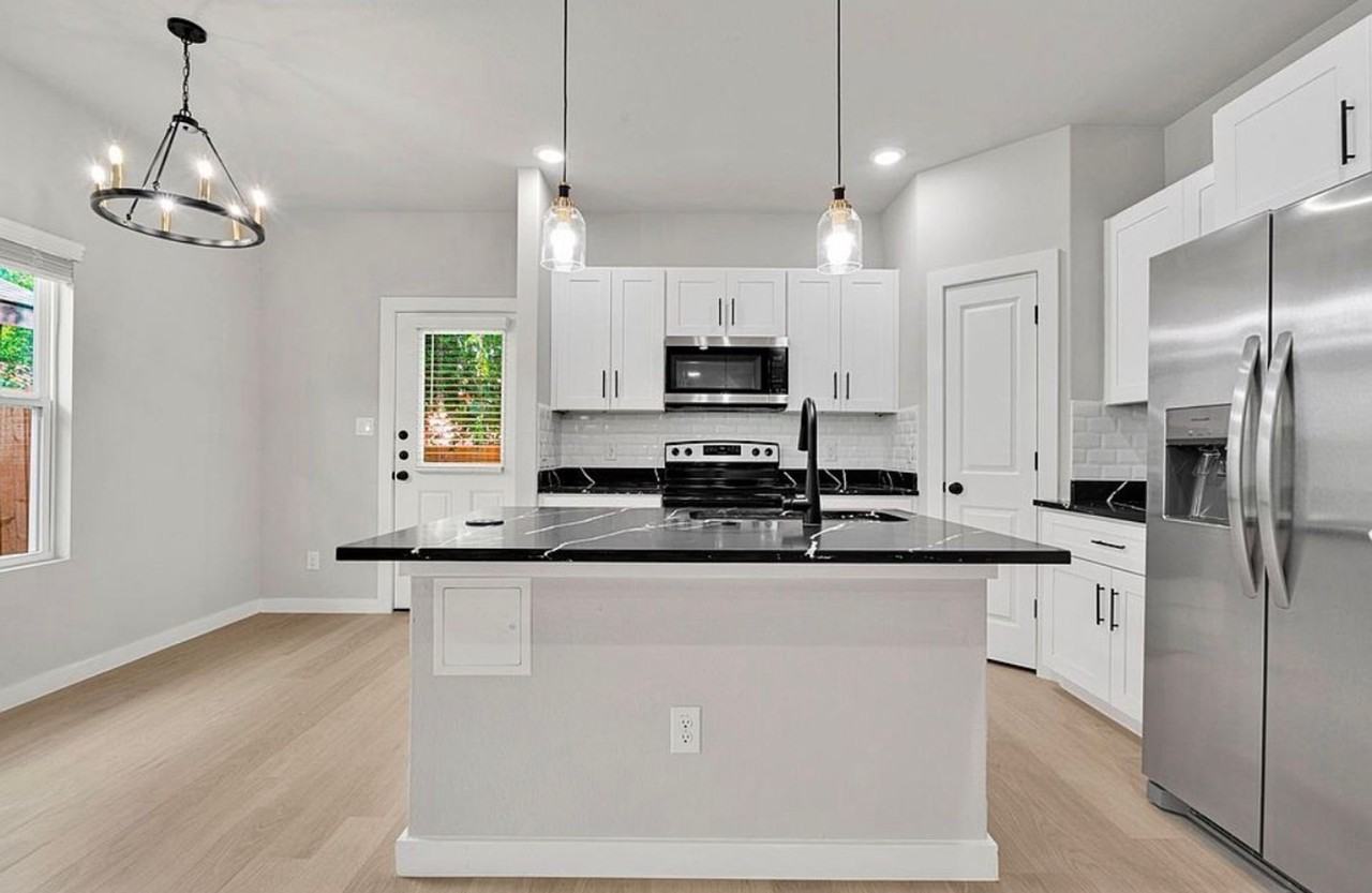 521 Dakota St - Photo 3 of 12
