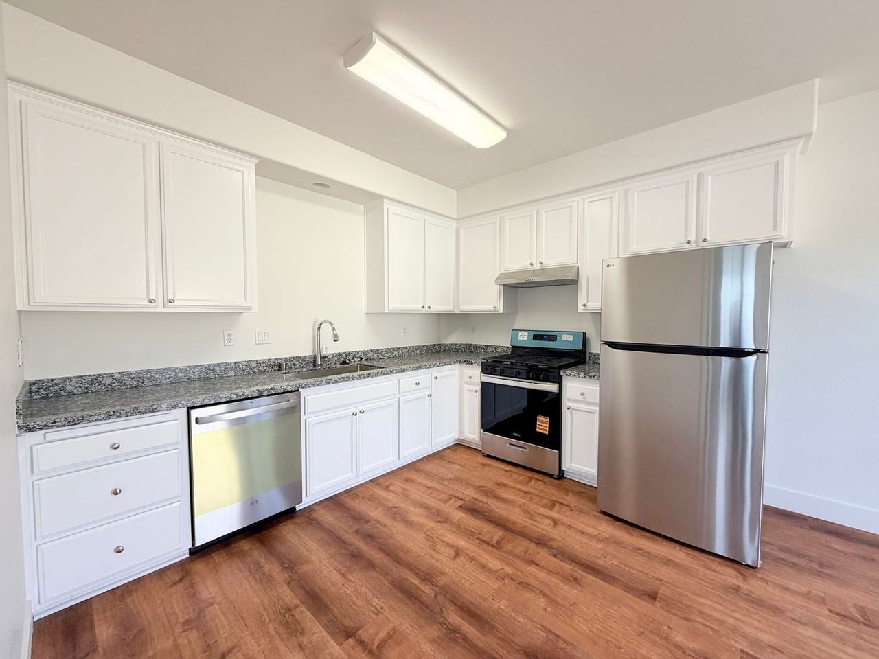 1463 Trombetta St - Photo 6 of 8