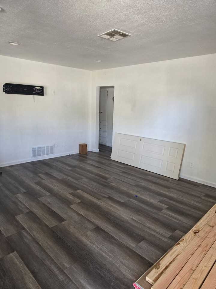 1225 Castaic Ave - Photo 2 of 14