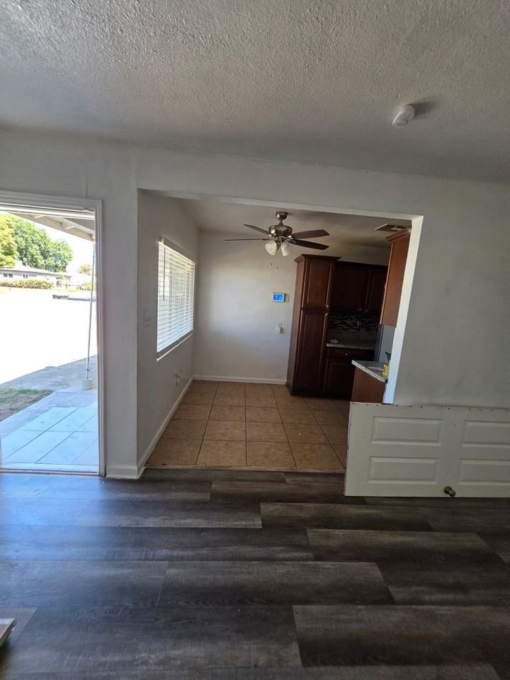 1225 Castaic Ave - Photo 4 of 14