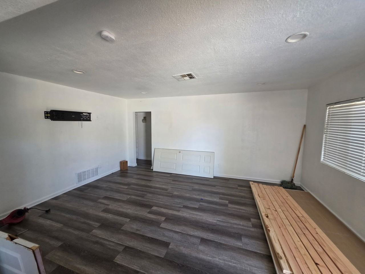 1225 Castaic Ave - Photo 6 of 14