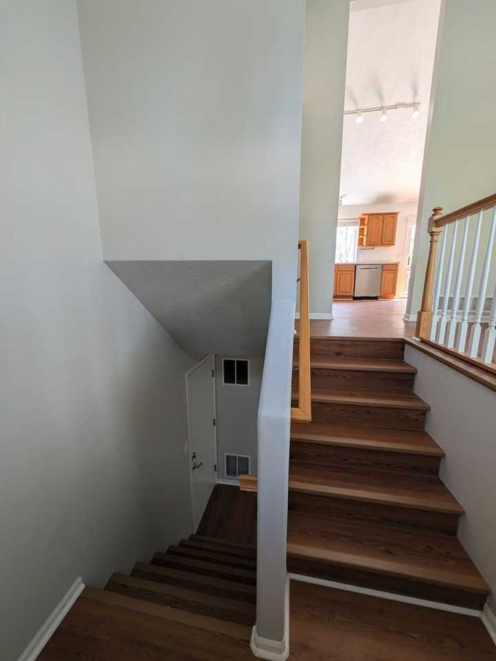 724 Clearwater Dr - Photo 3 of 33