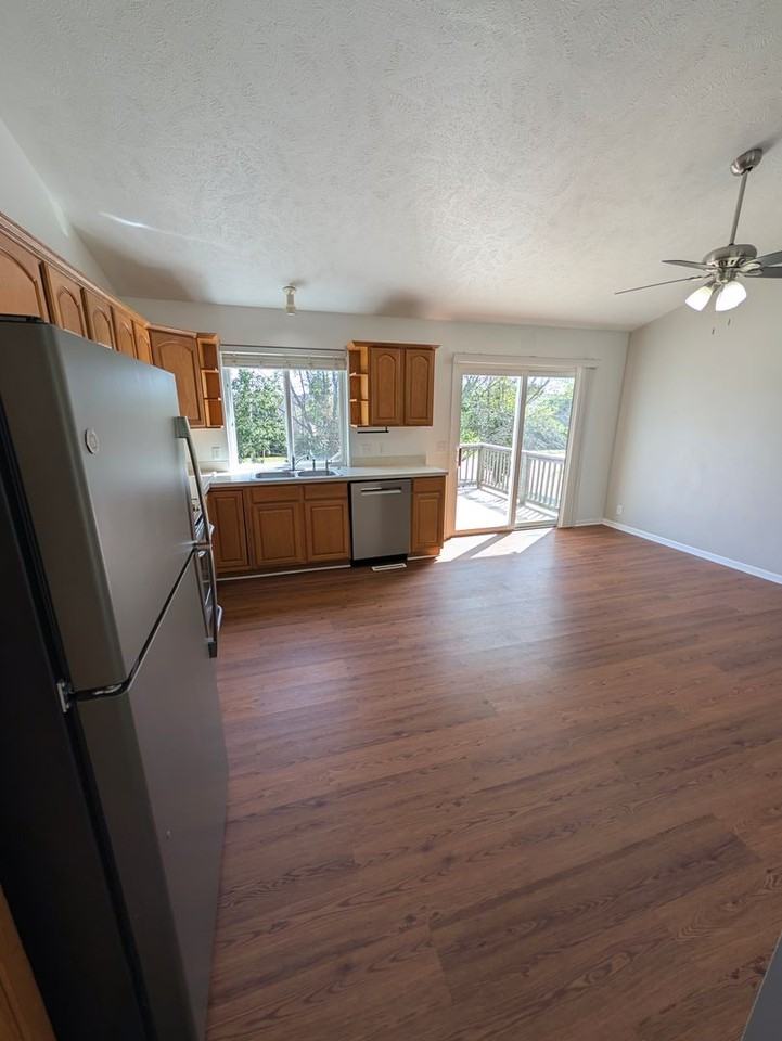 724 Clearwater Dr - Photo 4 of 33