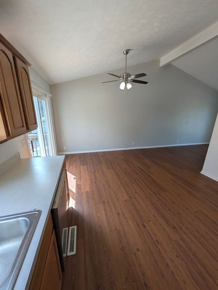 724 Clearwater Dr - Photo 6 of 33