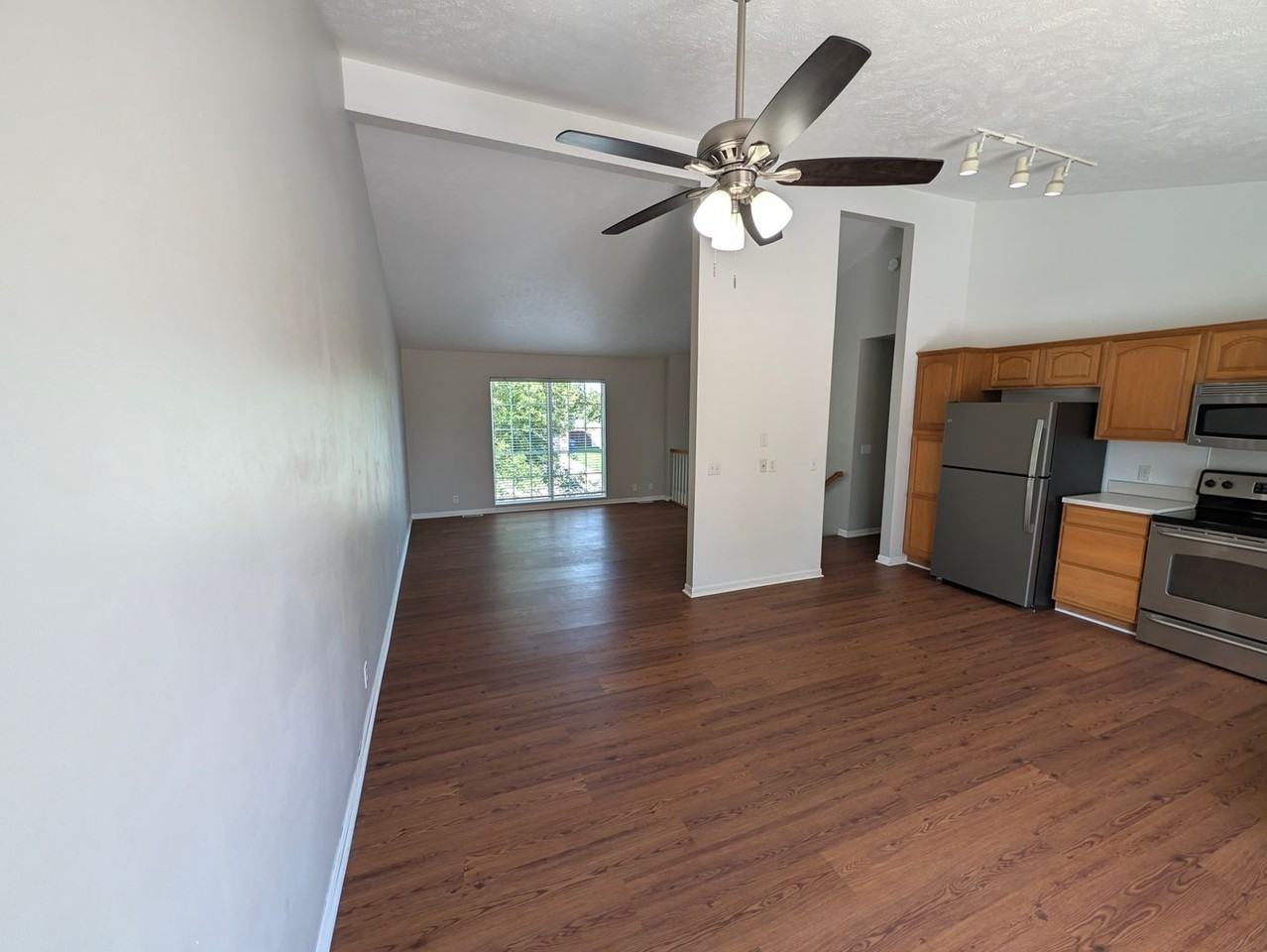 724 Clearwater Dr - Photo 7 of 33
