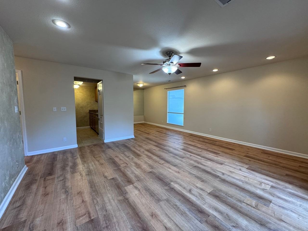 5572 Magnolia Ter - Photo 2 of 14