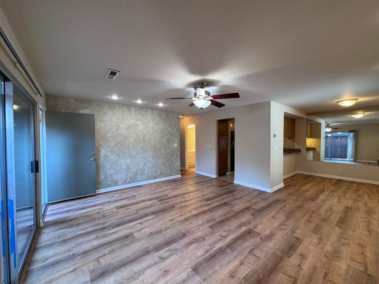 5572 Magnolia Ter - Photo 4 of 14