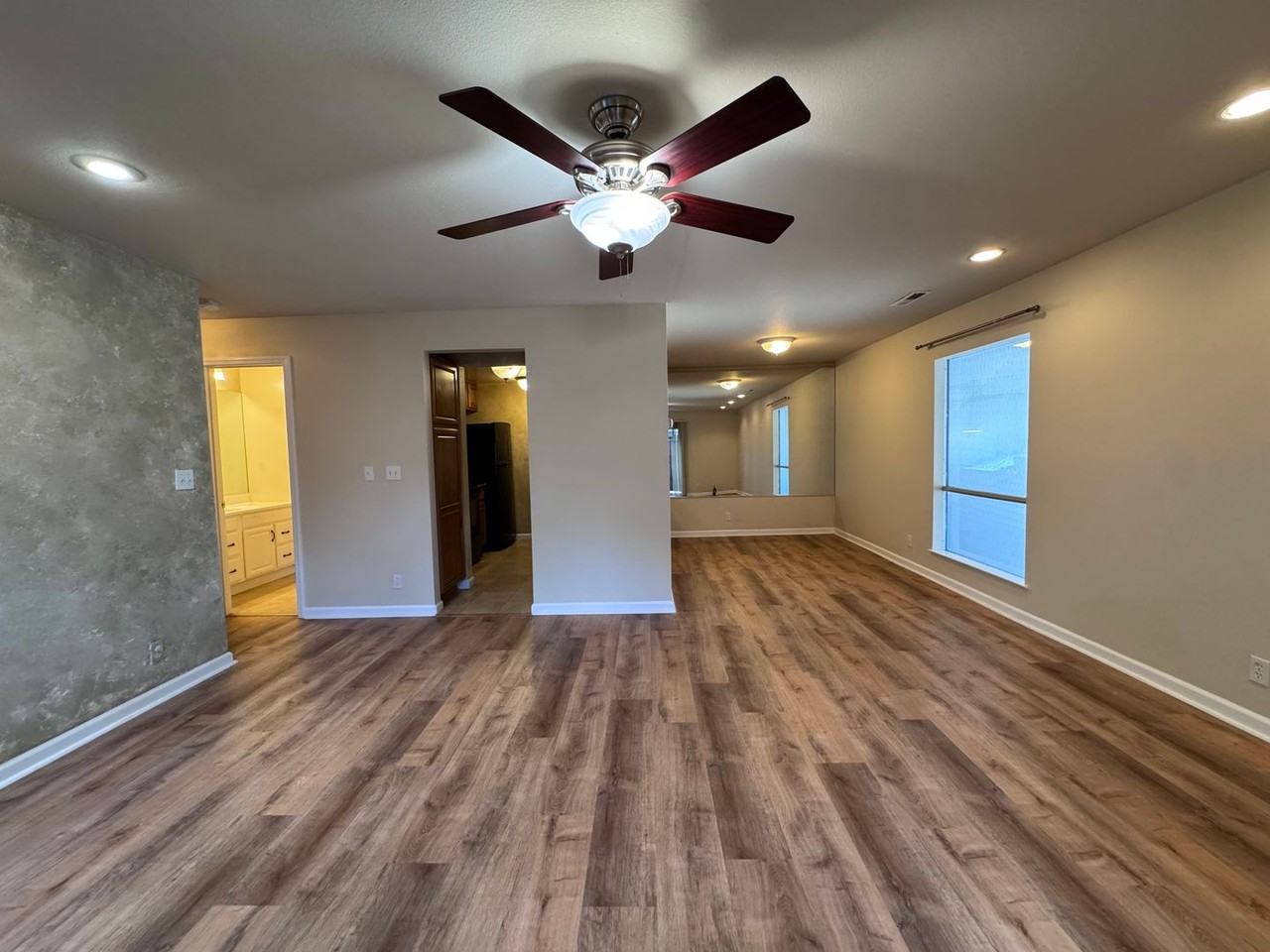 5572 Magnolia Ter - Photo 5 of 14