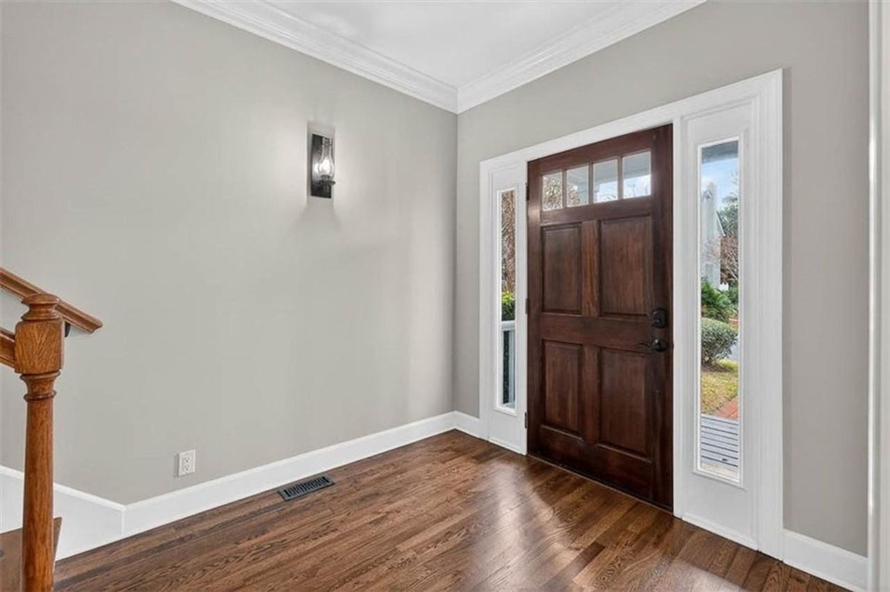 110 Newfield St - Photo 6 of 37