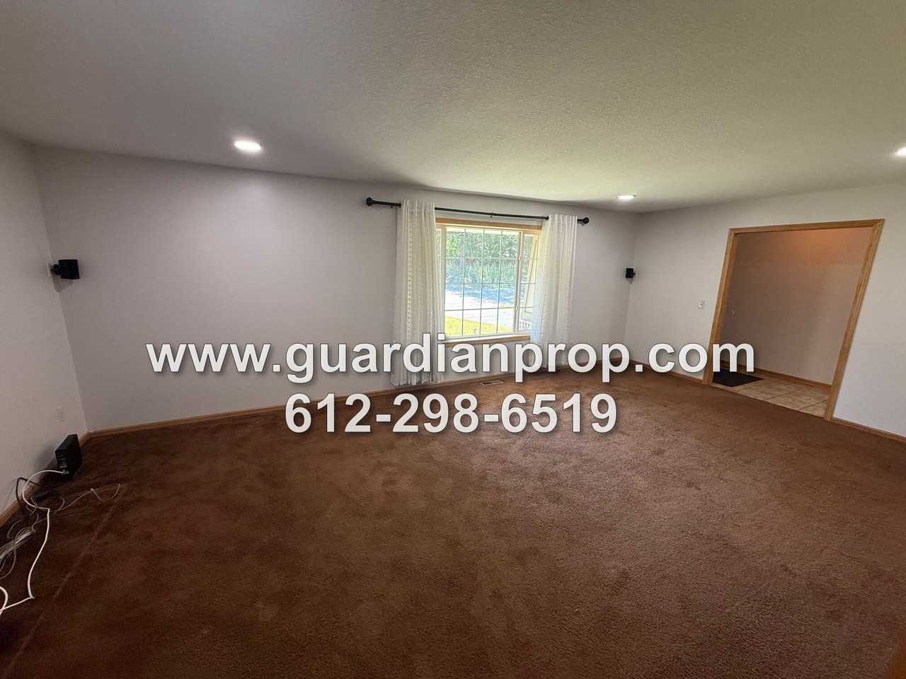 2647 Margaret Ave E - Photo 2 of 22