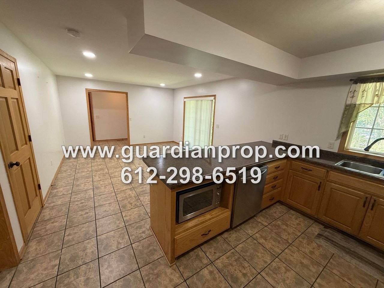 2647 Margaret Ave E - Photo 7 of 22
