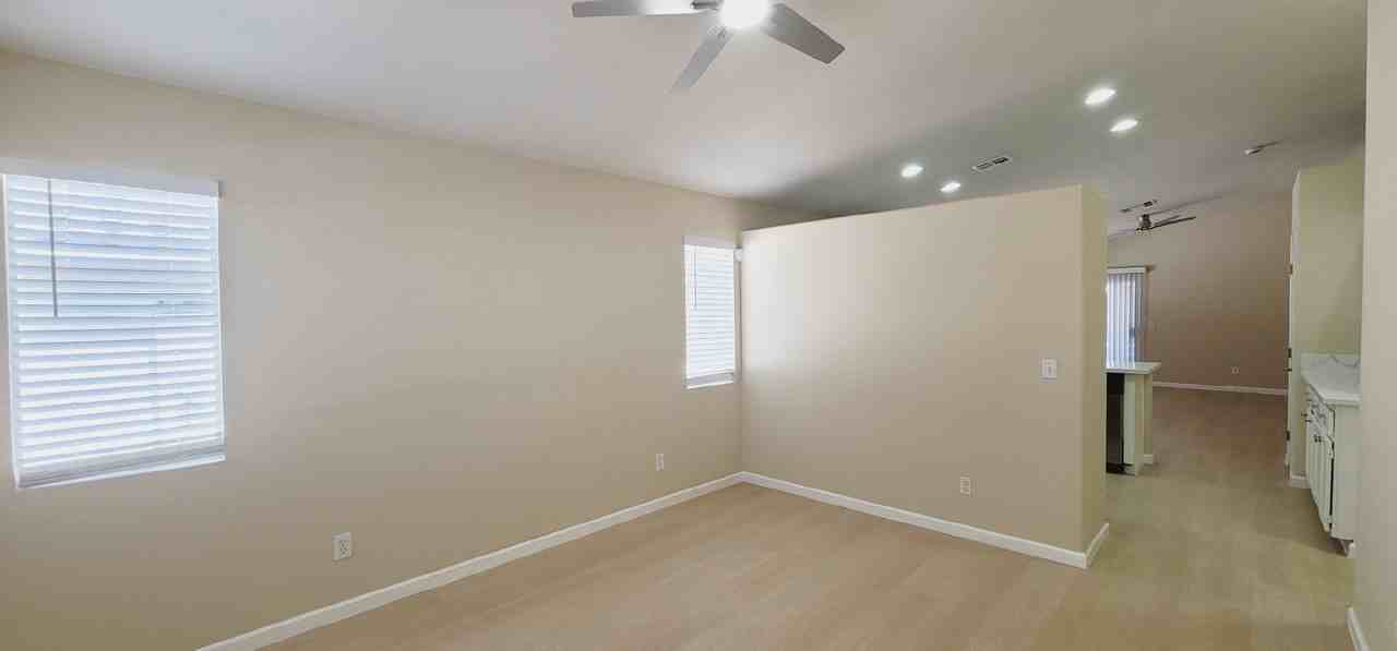 9013 Crooked Shell Ave - Photo 2 of 18