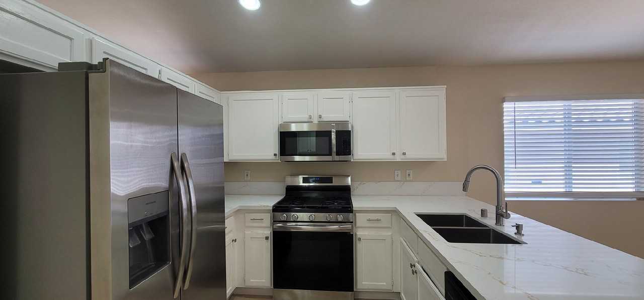 9013 Crooked Shell Ave - Photo 4 of 18