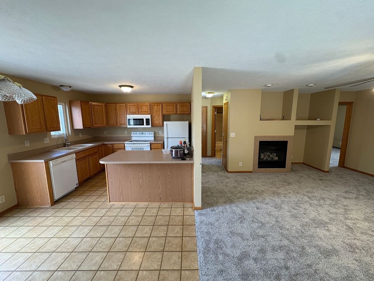 6834 Whitewater Ln - Photo 2 of 31