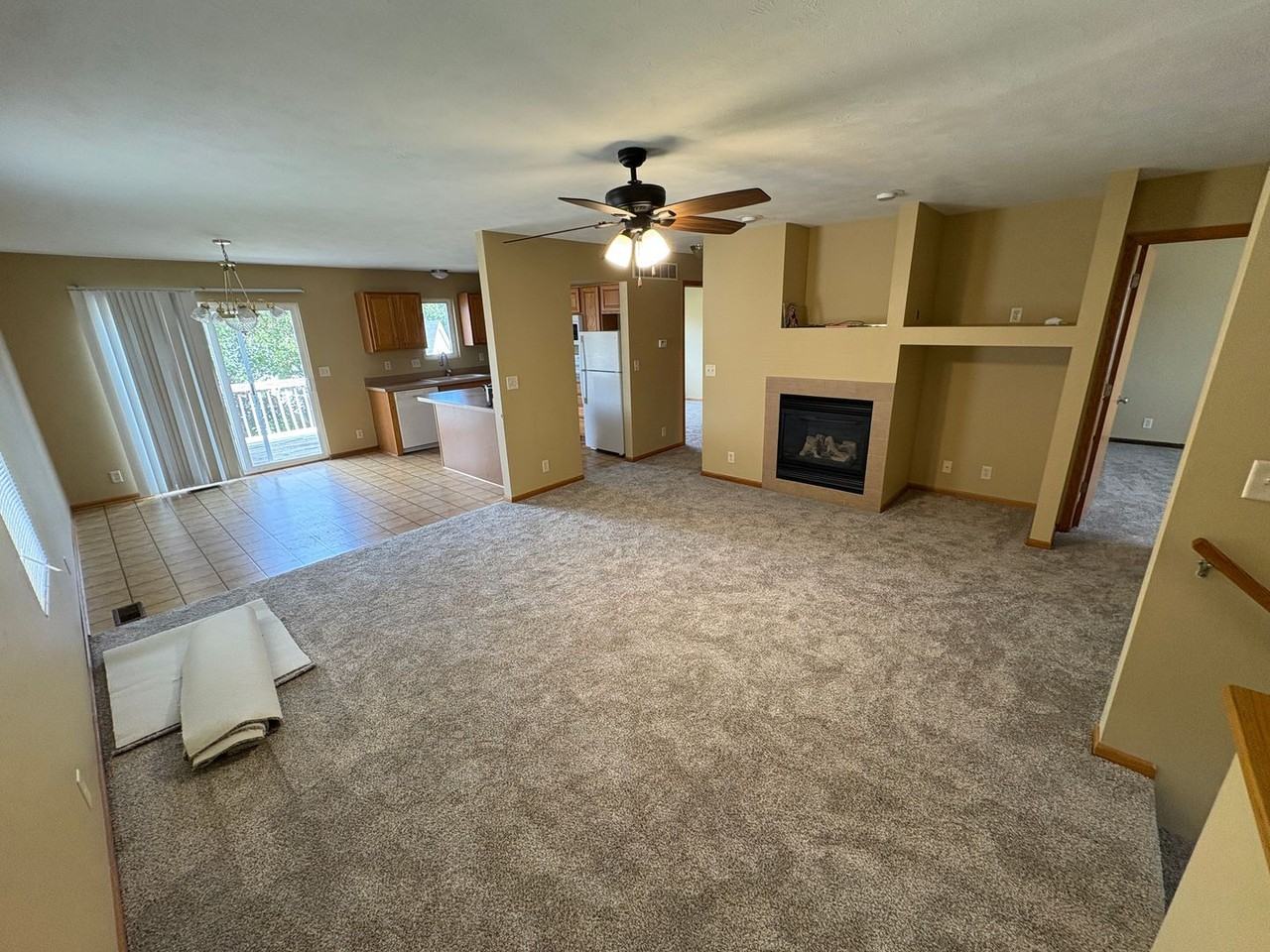 6834 Whitewater Ln - Photo 4 of 31