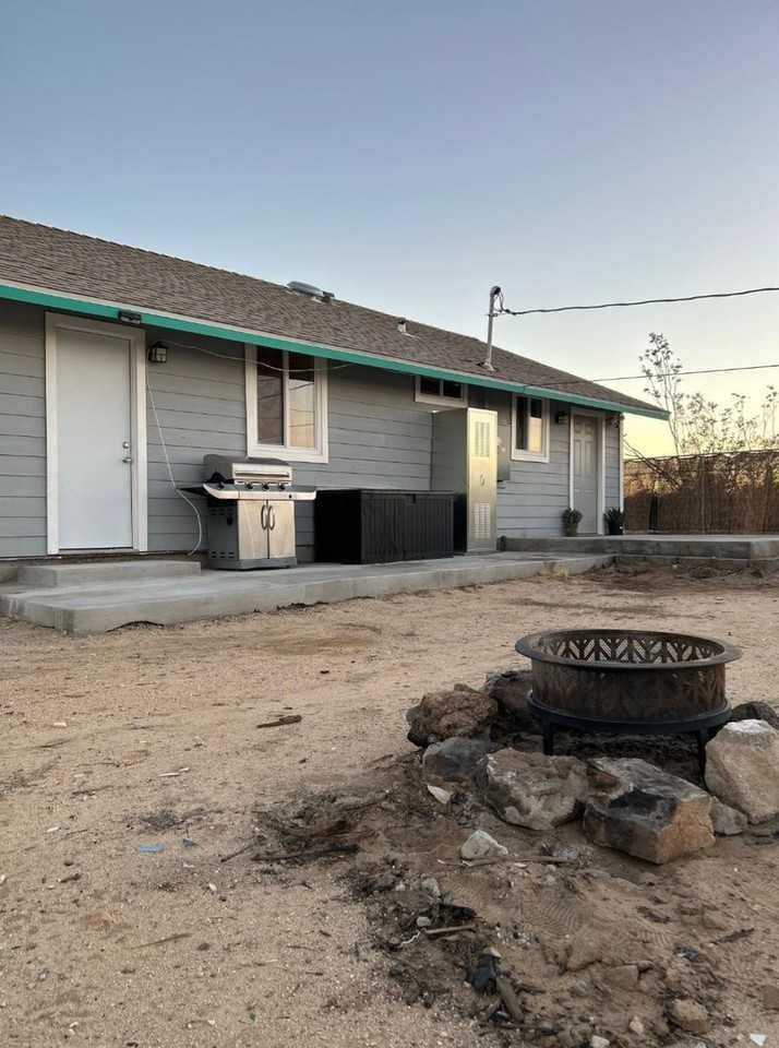 65076 E Broadway - Photo 3 of 22