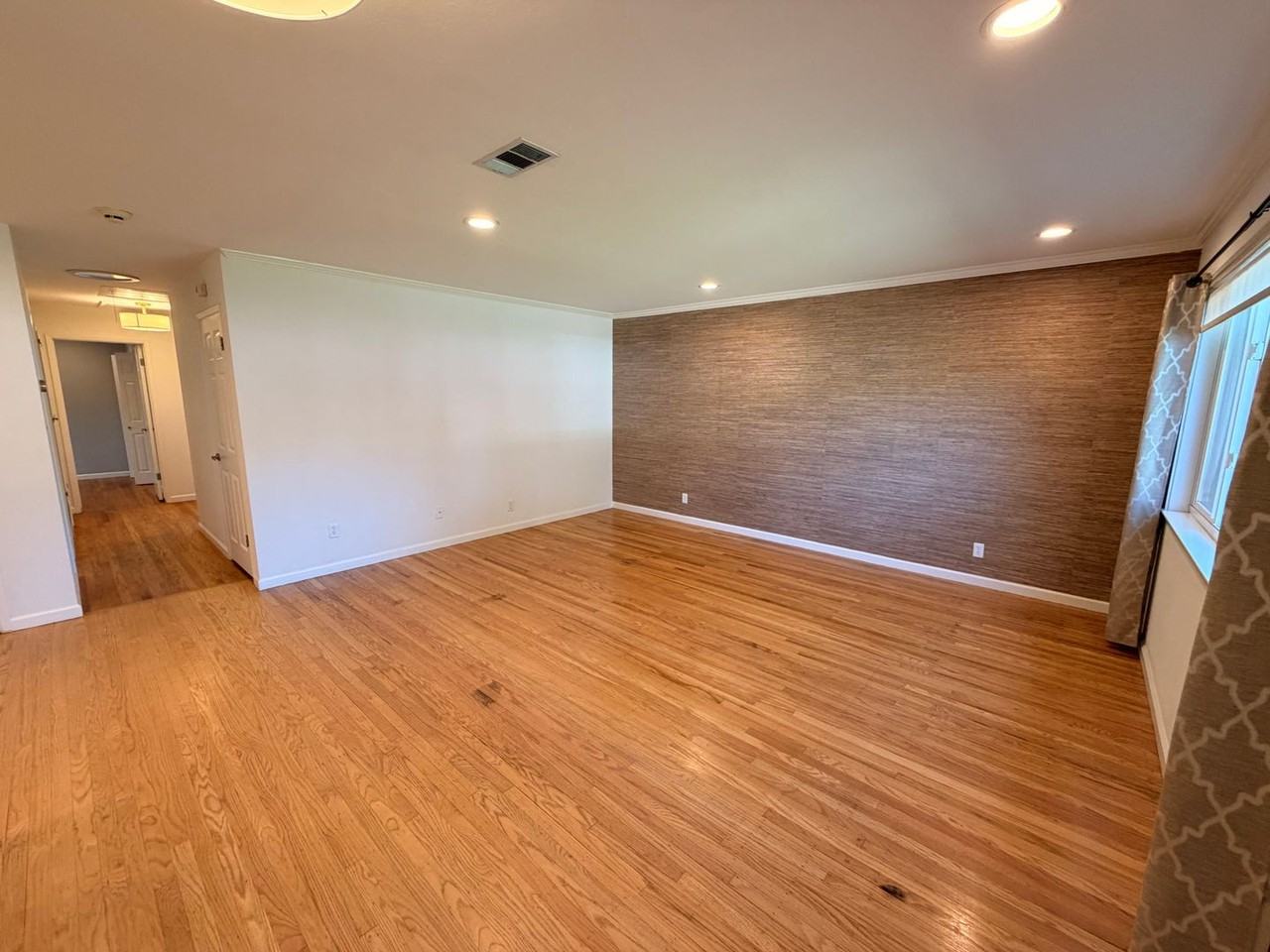 362 Penn Way - Photo 3 of 25