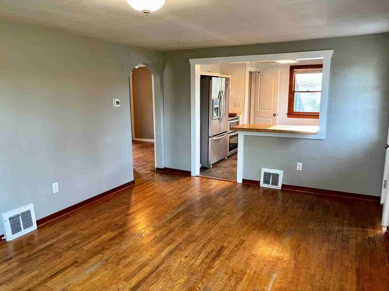 926 Maiden Ln - Photo 3 of 10