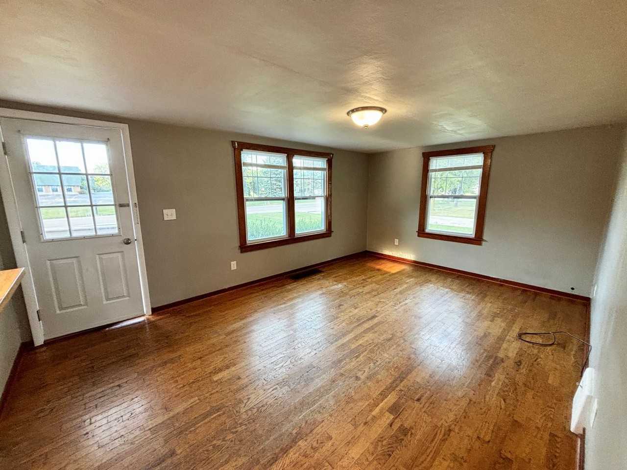 926 Maiden Ln - Photo 5 of 10